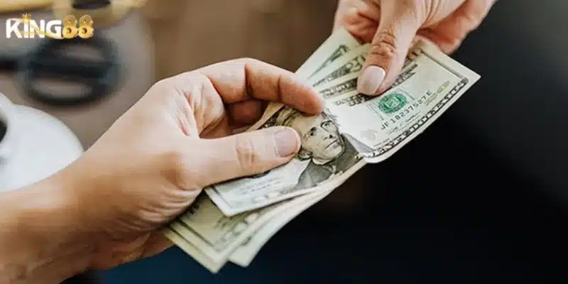 Mơ thấy được cho tiền – Đánh con gì chuẩn nhất hôm nay? 6 Giải mã mối liên hệ giữa giấc mơ nhận tiền và vận may tài lộc